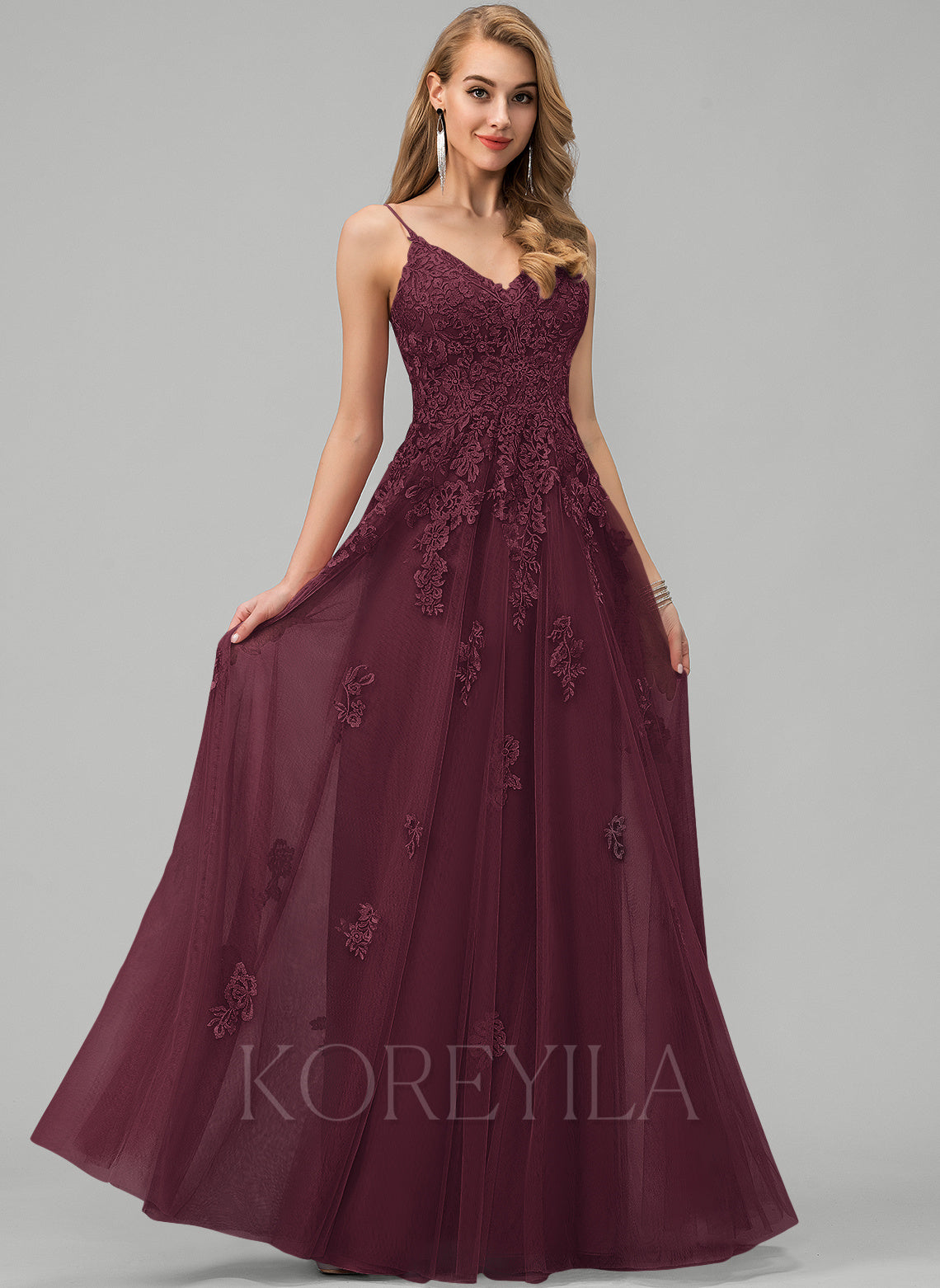 Ball Gown Princess V Neck Sleeveless Lace Tulle Tea-Length Homecoming Dress